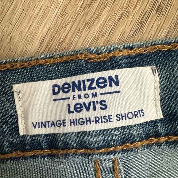 Levi’s Jean denim shorts - Picture 3 of 4
